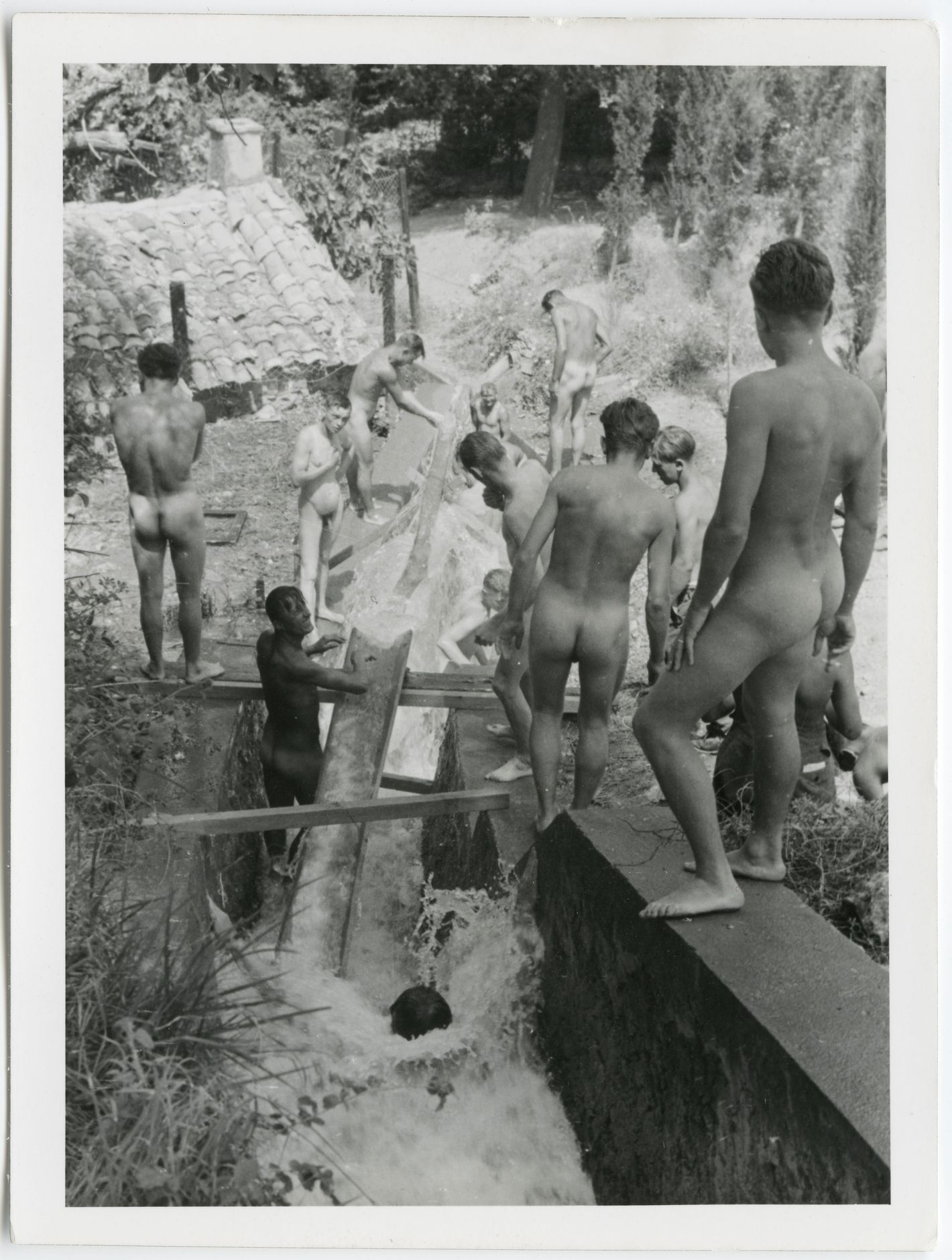 david tash add israeli naked soldiers photo