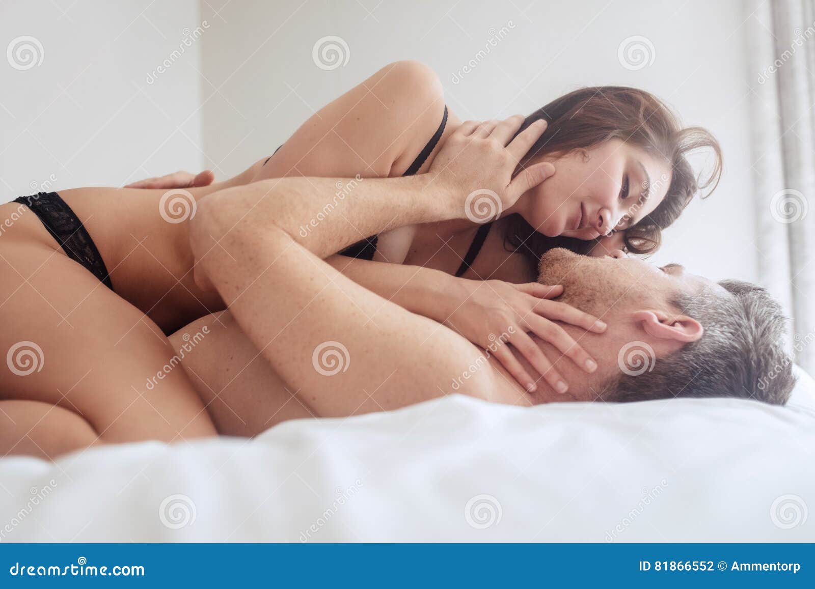 banota rewsha add beautiful women having intercourse photo