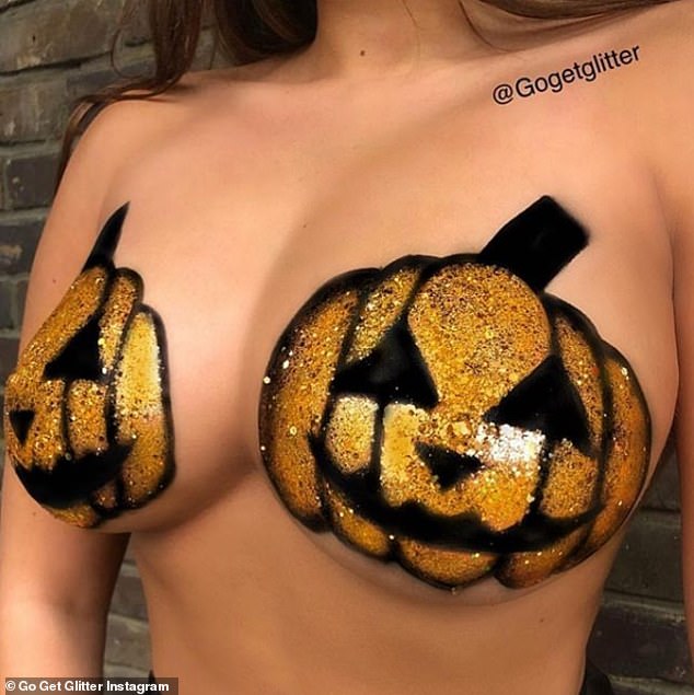 bella anggun add halloween tit flash photo