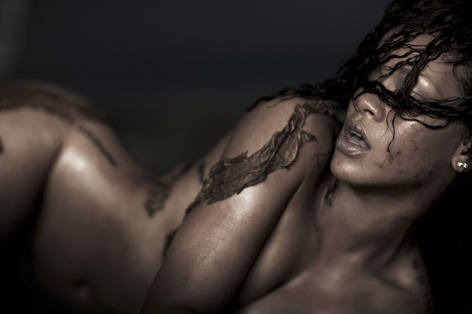 clark reynolds add rihanna photoshoot nude photo