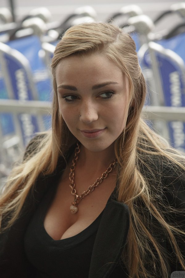 donna boda add kendra sunderland flash image