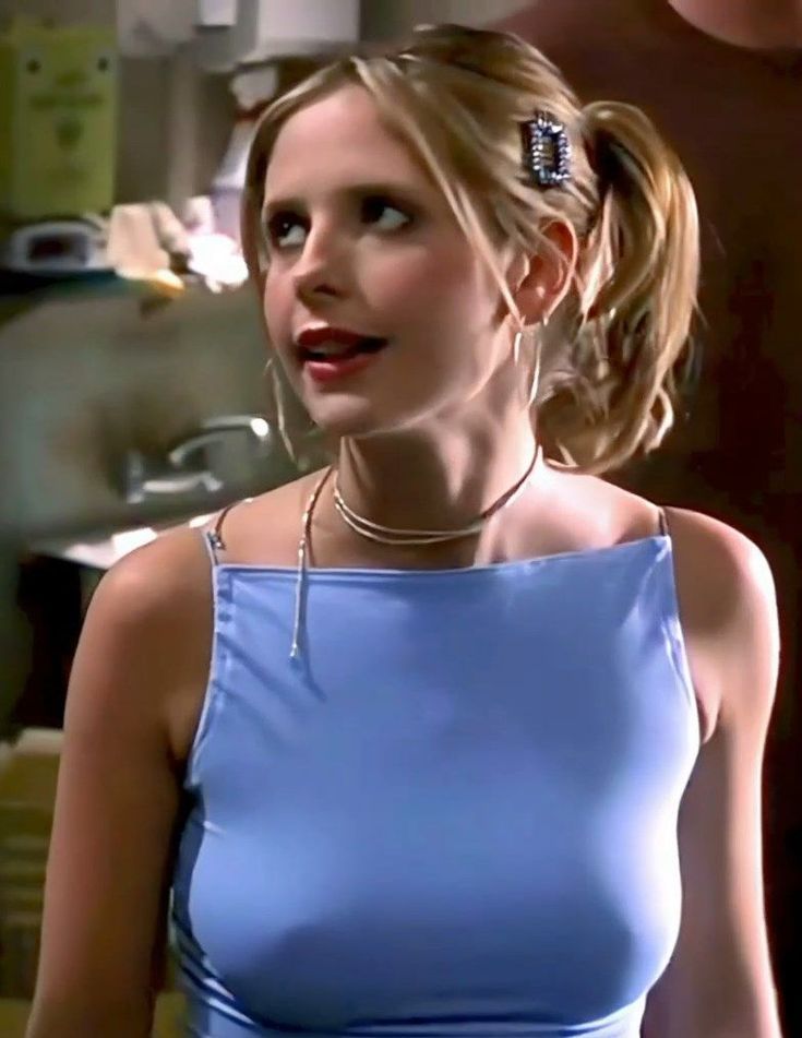 cameron wallis add sarah michelle gellar tit image