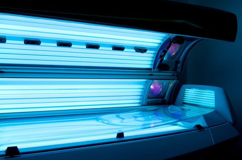 anthony laws add hidden cam in tanning bed image