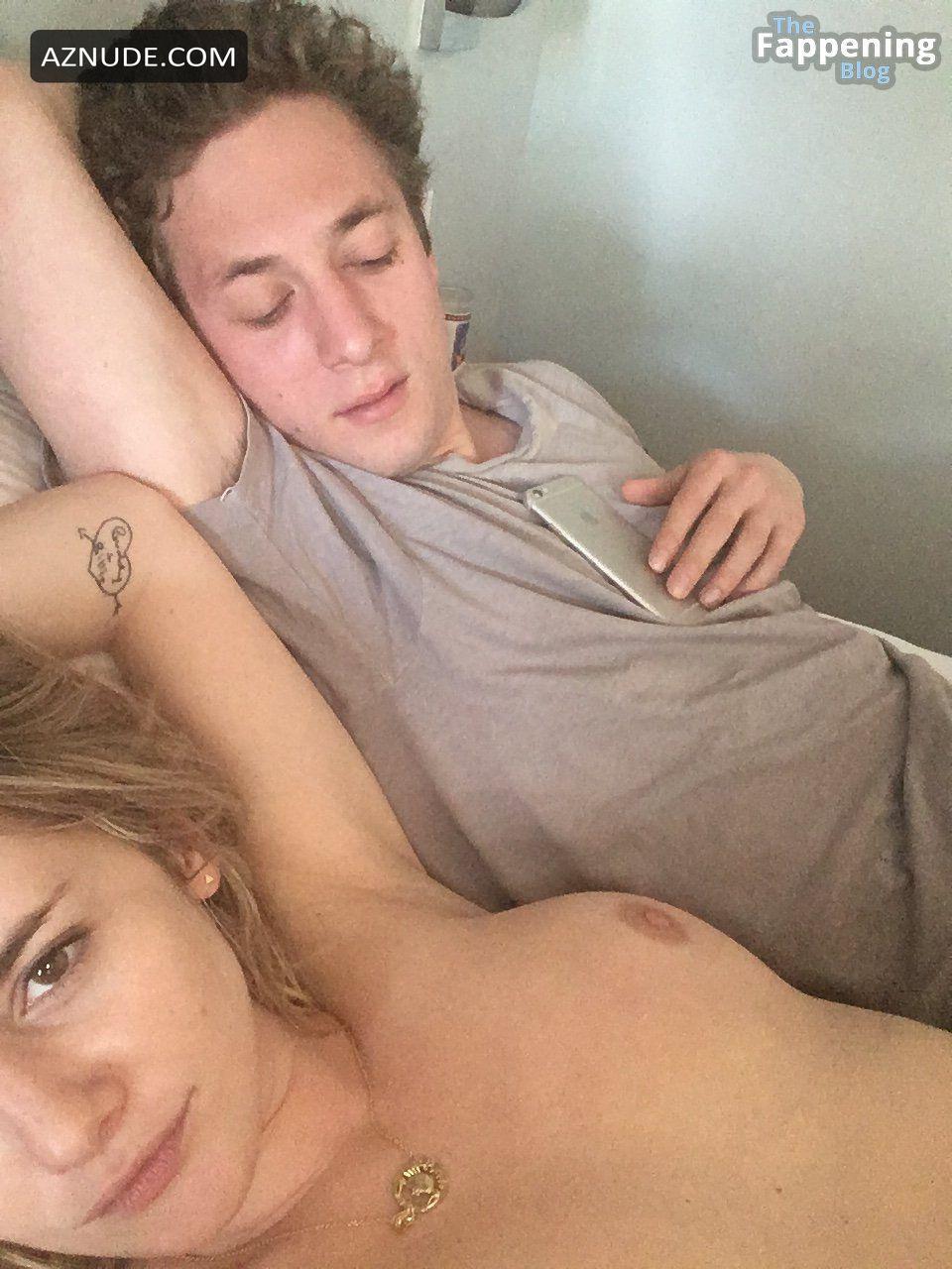 amber hansen add addison timlin leaked photo