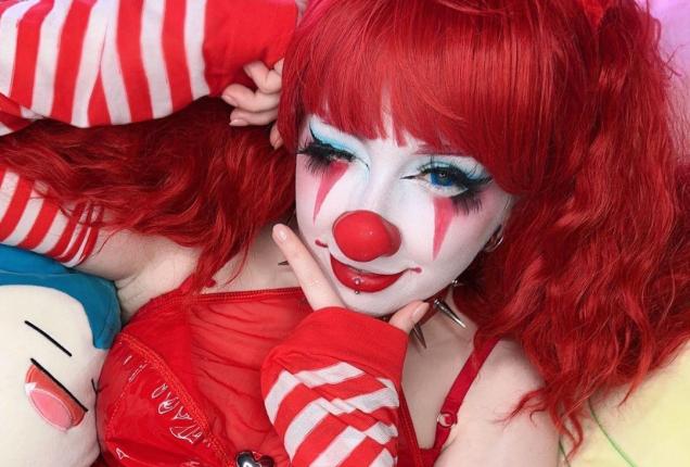 alice moose add big tits clown photo