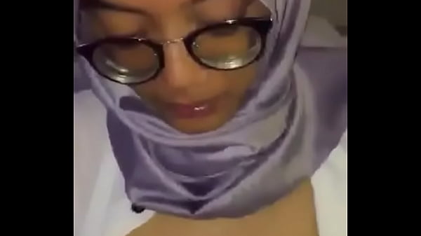 carol jahn add bokep jilbab kacamata photo