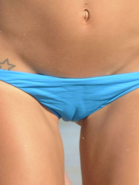 aisha giles add camel toe closeups photo