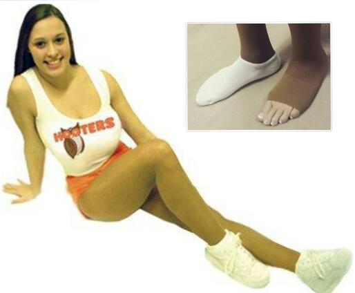 carlos echaves add hooters in pantyhose photo