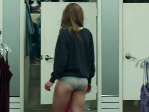 darlene marshall add kiernan shipka ass photo