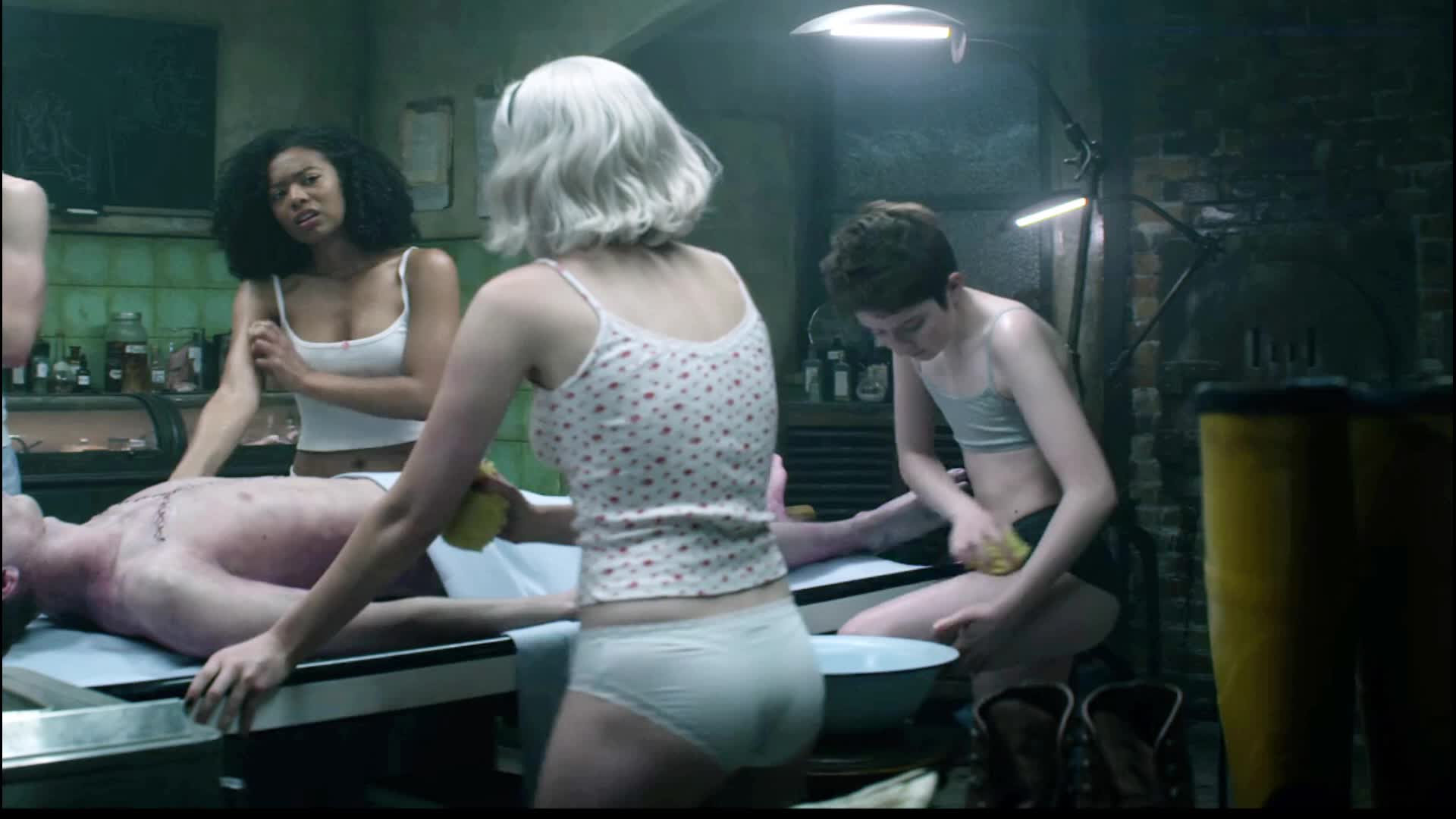 betty blackwood add kiernan shipka ass image