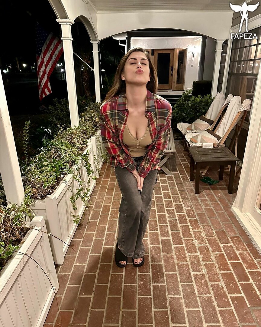 david povey add lindsey shaw onlyfans photo