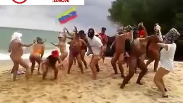 afeisha gray add naked beach party photo