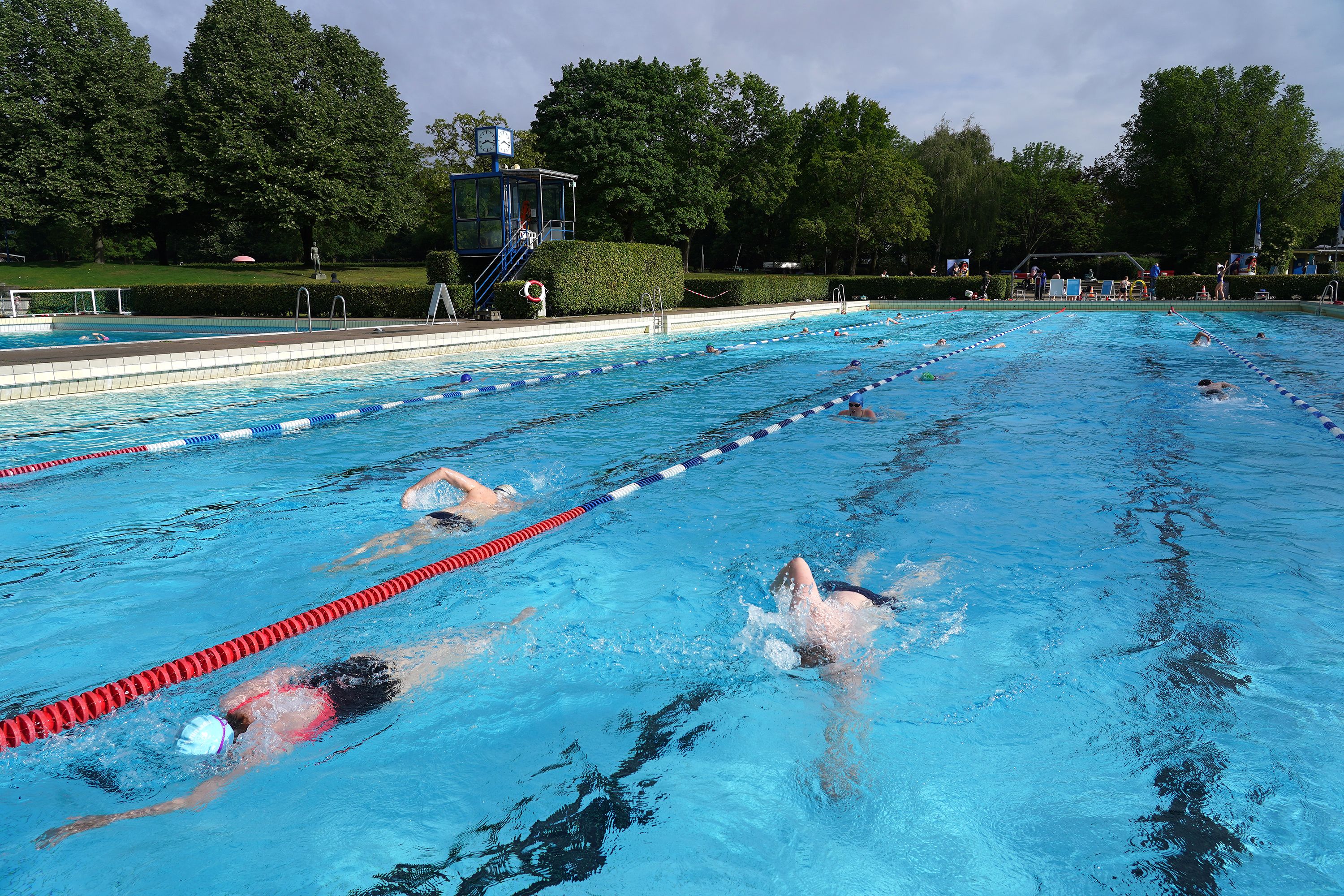 bob alam add nude women in pool photo